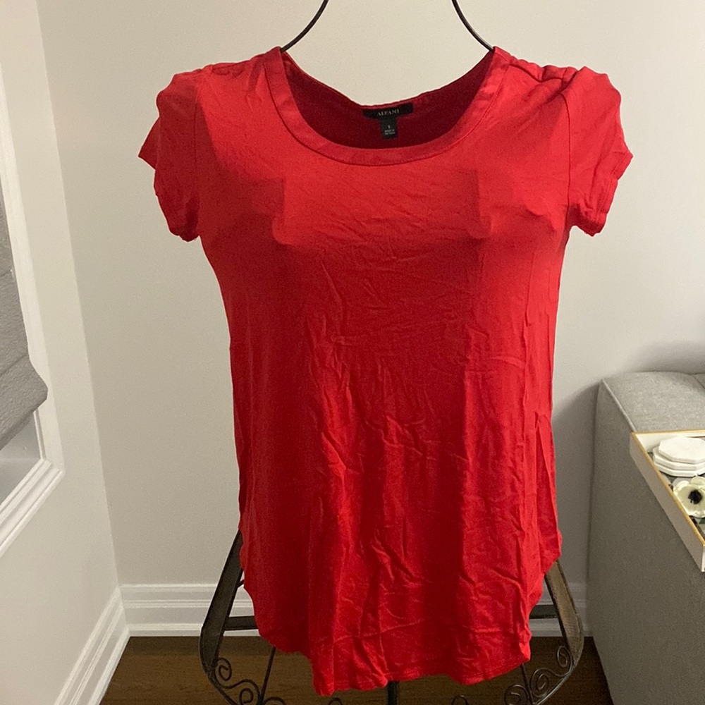 Alfani red essential tee. BNWT